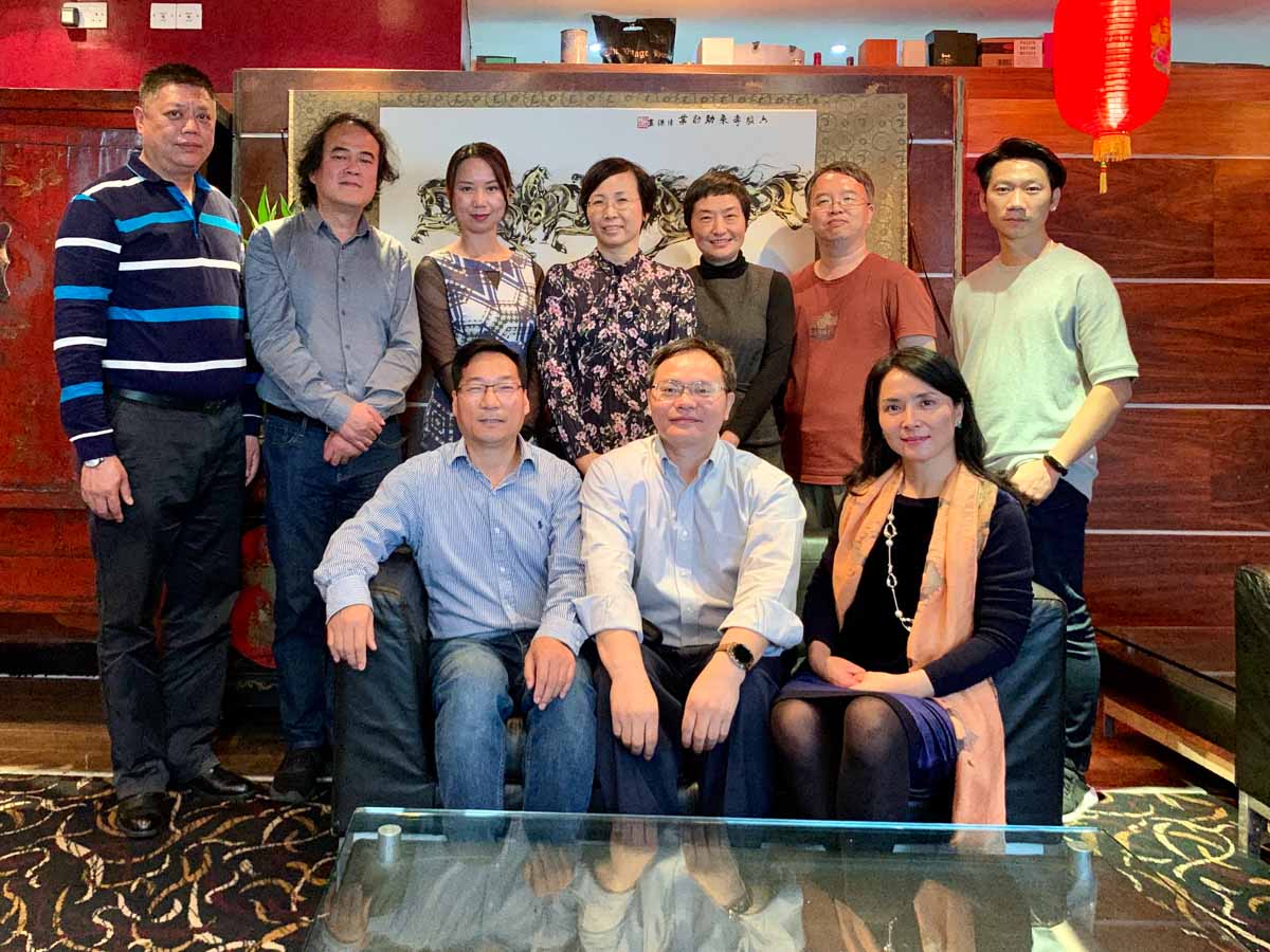 2019年9月22日，广东外语外贸大学副校长刘建达一行领导访英交流。期间英国校友会于伦敦唐人街中国城大酒楼设晚宴接待。晚宴期间，校友会向校长介绍了校友会的架构与活动总结。同时刘建达校长也代表广外大向校友会介绍了学校近期的发展与活动，包括广外北校区大门重建计划，学术研究计划等。