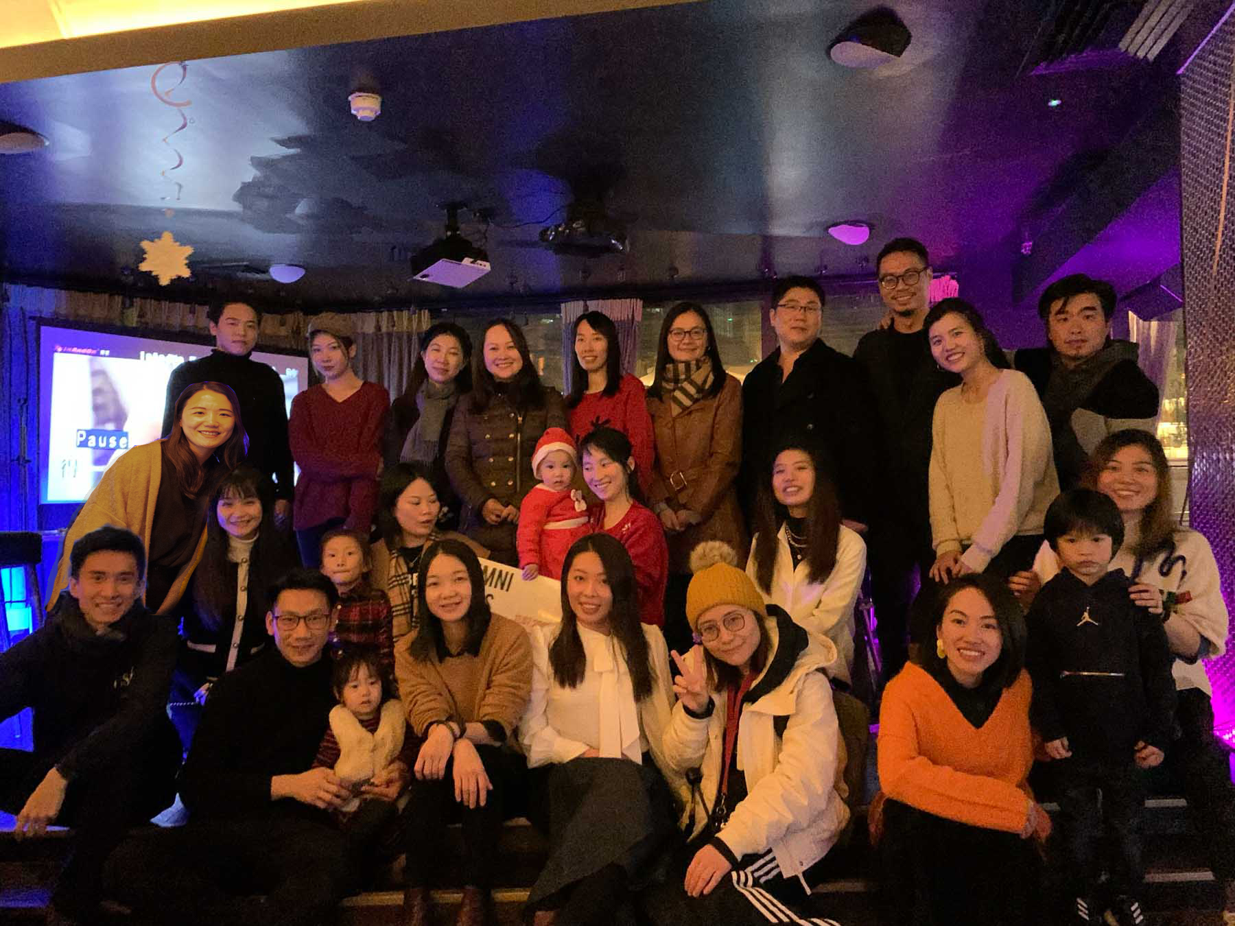 2019年12月14号，广外英国校友会在伦敦举办了欢乐的圣诞派对。这是我在英国两年来第一次参加广外校友会的活动，很开心终于找到了组织！  在聚会中，我认识到了不少志同道合的校友们。大家所学专业、工作经历、兴趣爱好都很类似，一拍即合一聊就停不下来。  更有意思的是，作为一个北校人，我从来不知道南校有音乐表演专业。反而是在英国，通过这次校友聚会，才让我认识了音表系的校友，也有幸欣赏到他们专业的唱功。感谢英国校友会让我更全面地了解广外，热爱广外。